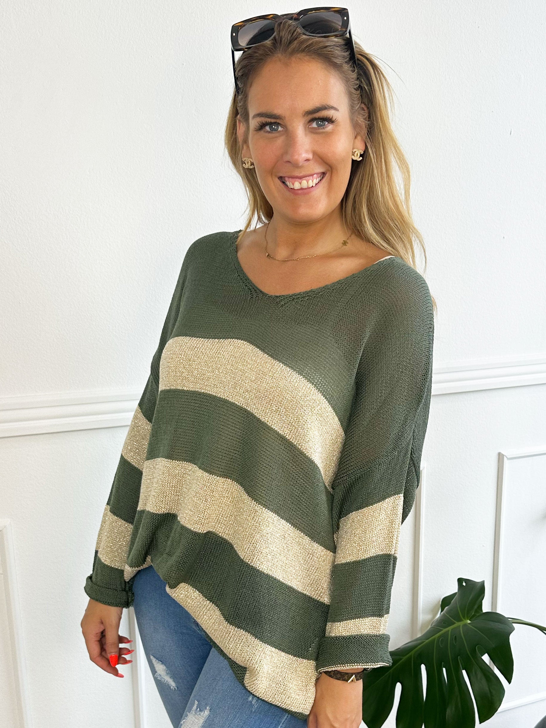 Dima - Strik i viskose med guld striber